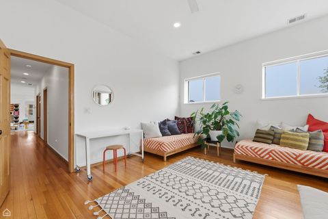 Tiny photo for 6123 S Woodlawn Avenue #3, Chicago, IL 60637 (MLS # 12653095)