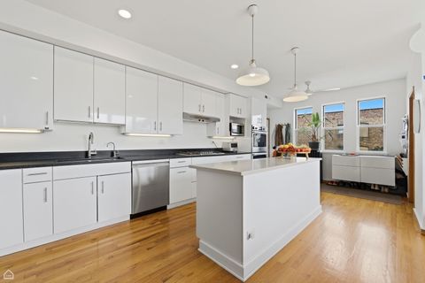 Tiny photo for 6123 S Woodlawn Avenue #3, Chicago, IL 60637 (MLS # 12653095)