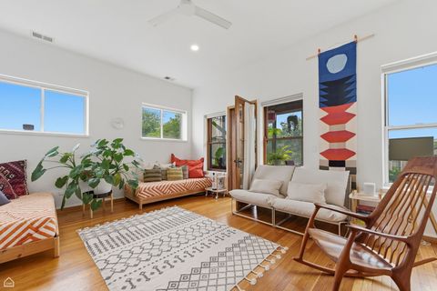 Tiny photo for 6123 S Woodlawn Avenue #3, Chicago, IL 60637 (MLS # 12653095)