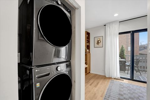 Tiny photo for 2720 N Greenview Avenue #E, Chicago, IL 60614 (MLS # 12583106)