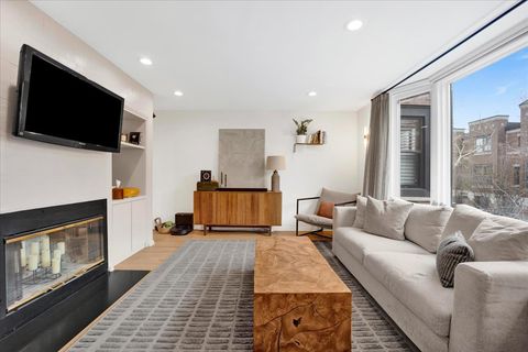 Tiny photo for 2720 N Greenview Avenue #E, Chicago, IL 60614 (MLS # 12583106)