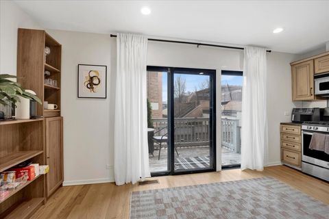 Tiny photo for 2720 N Greenview Avenue #E, Chicago, IL 60614 (MLS # 12583106)