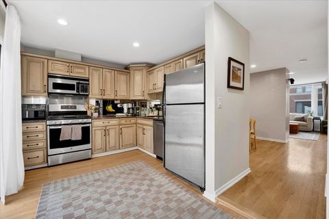 Tiny photo for 2720 N Greenview Avenue #E, Chicago, IL 60614 (MLS # 12583106)