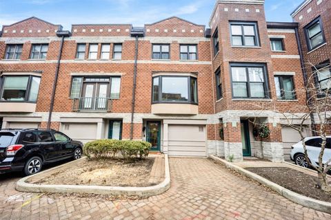 2720 N Greenview Avenue E Chicago IL 60614