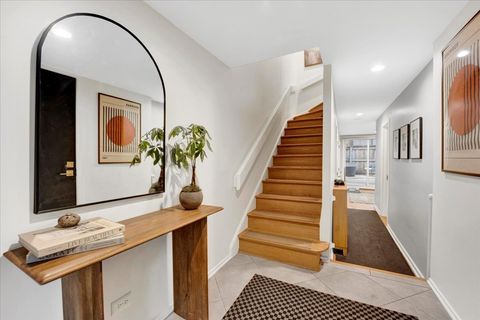 Tiny photo for 2720 N Greenview Avenue #E, Chicago, IL 60614 (MLS # 12583106)