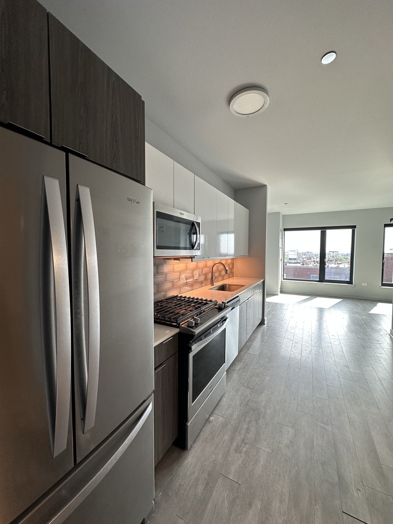 1025 W Addison Street S830