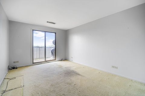 Tiny photo for 4601 W Touhy Avenue #714, Lincolnwood, IL 60712 (MLS # 12450119)