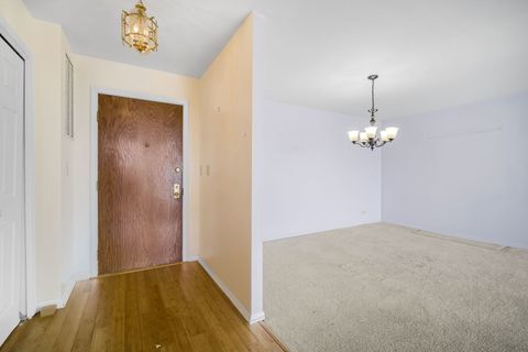 Tiny photo for 4601 W Touhy Avenue #714, Lincolnwood, IL 60712 (MLS # 12450119)