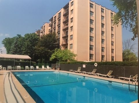 Tiny photo for 4601 W Touhy Avenue #714, Lincolnwood, IL 60712 (MLS # 12450119)