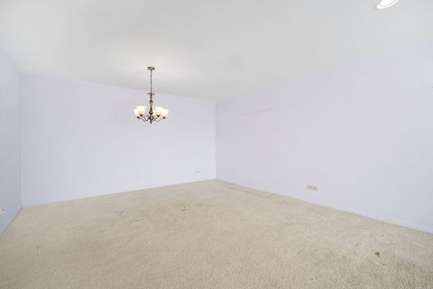 Tiny photo for 4601 W Touhy Avenue #714, Lincolnwood, IL 60712 (MLS # 12450119)