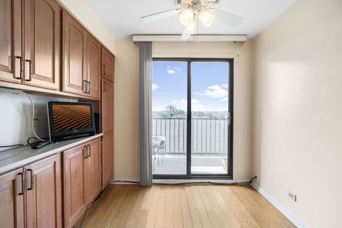 Tiny photo for 4601 W Touhy Avenue #714, Lincolnwood, IL 60712 (MLS # 12450119)