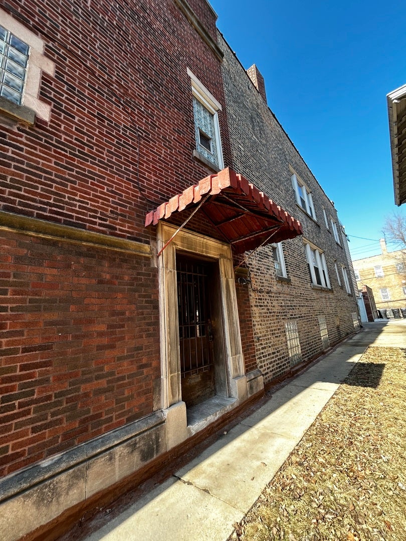 1740 W Garfield Boulevard 1