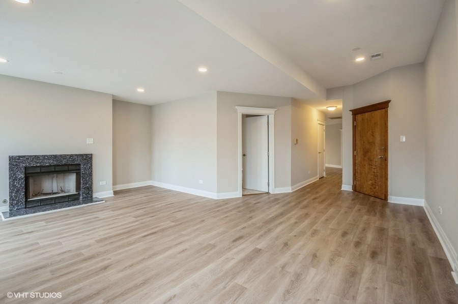 3909 N SHERIDAN Road 2H