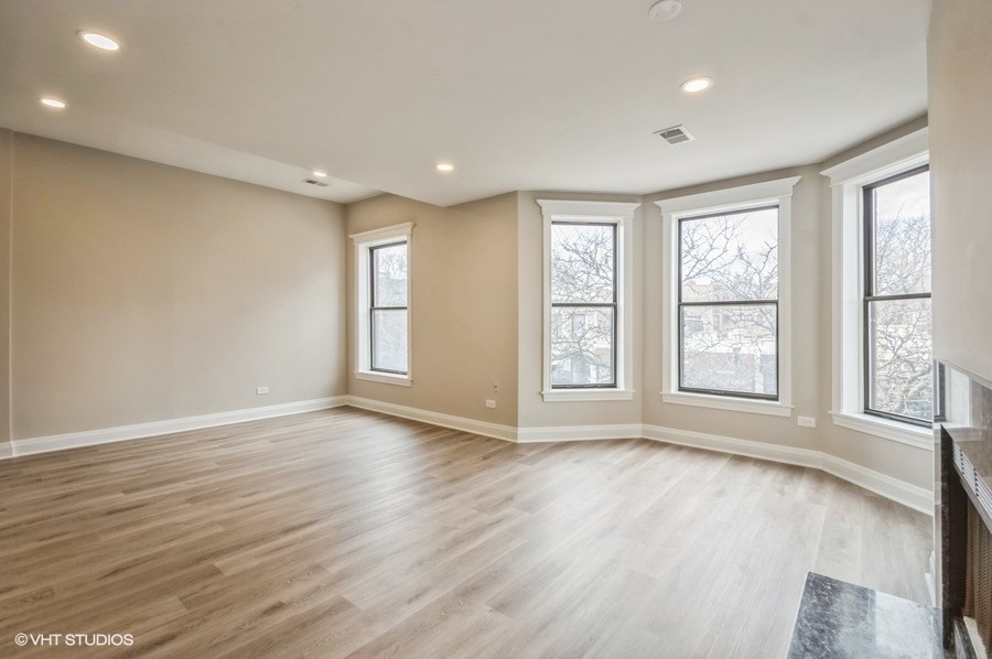 3909 N SHERIDAN Road 2H
