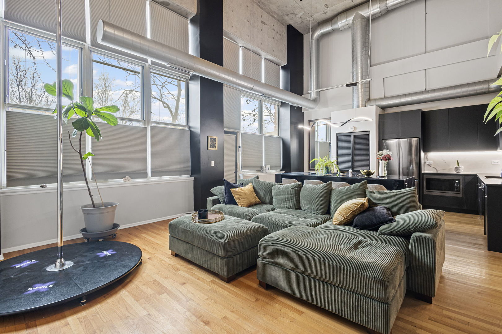 6 S Laflin Street 107S