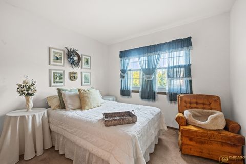 Tiny photo for 722 Sutton Circle, Wheeling, IL 60090 (MLS # 12473779)
