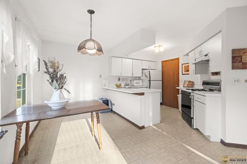 Tiny photo for 722 Sutton Circle, Wheeling, IL 60090 (MLS # 12473779)