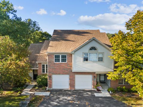 Photo of 722 Sutton Circle, Wheeling, IL 60090 (MLS # 12473779)
