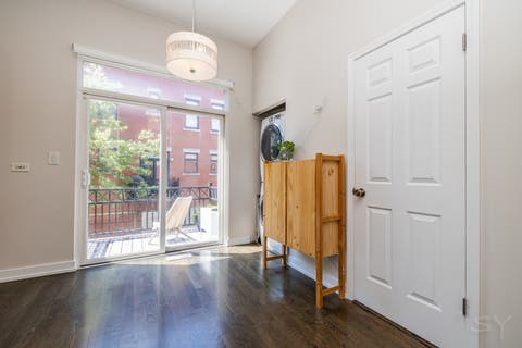 Tiny photo for 831 W 14th Place, Chicago, IL 60608 (MLS # 12699940)