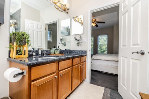 Tiny photo for 831 W 14th Place, Chicago, IL 60608 (MLS # 12699940)