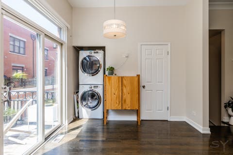 Tiny photo for 831 W 14th Place, Chicago, IL 60608 (MLS # 12699940)