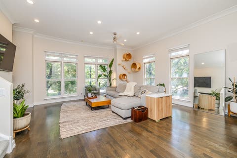 Tiny photo for 831 W 14th Place, Chicago, IL 60608 (MLS # 12699940)