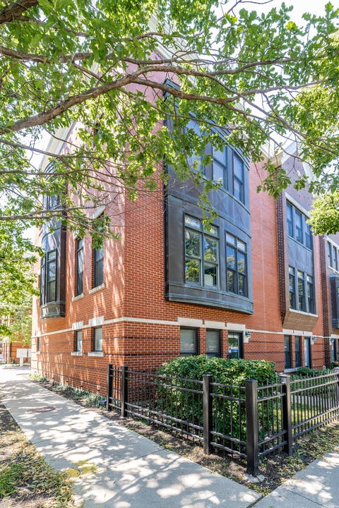 Tiny photo for 831 W 14th Place, Chicago, IL 60608 (MLS # 12699940)