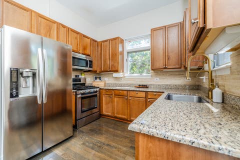 Tiny photo for 831 W 14th Place, Chicago, IL 60608 (MLS # 12699940)