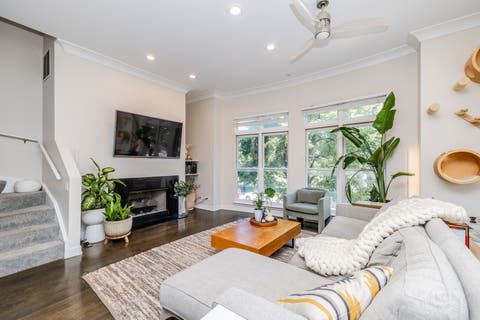 Tiny photo for 831 W 14th Place, Chicago, IL 60608 (MLS # 12699940)