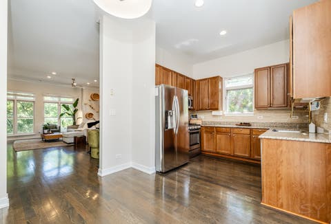 Tiny photo for 831 W 14th Place, Chicago, IL 60608 (MLS # 12699940)