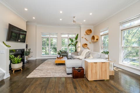 Tiny photo for 831 W 14th Place, Chicago, IL 60608 (MLS # 12699940)