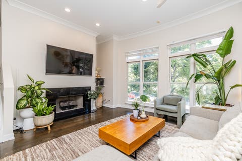 Tiny photo for 831 W 14th Place, Chicago, IL 60608 (MLS # 12699940)