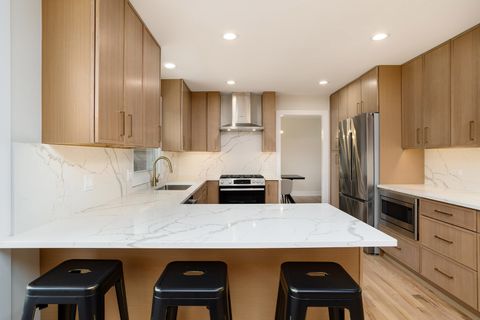 Tiny photo for 530 Cumberland Trail, Elgin, IL 60123 (MLS # 12623884)