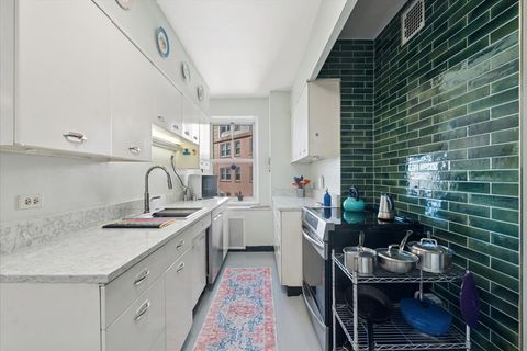 Tiny photo for 5555 N SHERIDAN Road #1608, Chicago, IL 60640 (MLS # 12500840)