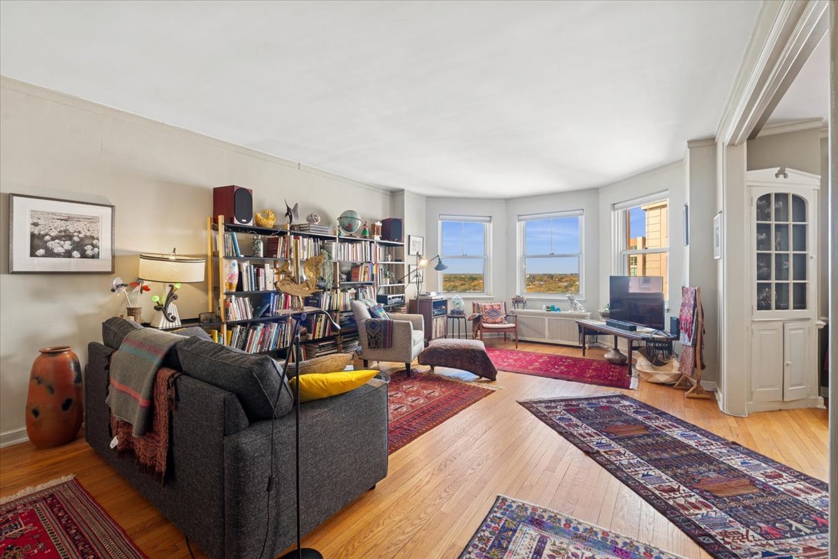 5555 N SHERIDAN Road 1608