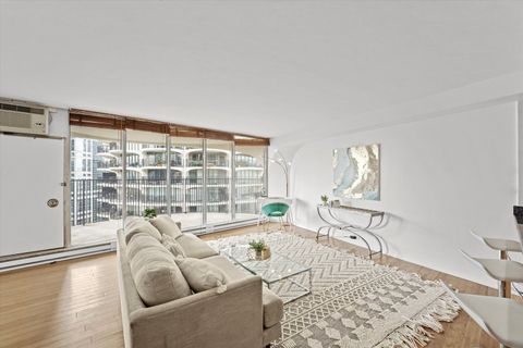 Tiny photo for 300 N State Street #5235, Chicago, IL 60654 (MLS # 12565863)