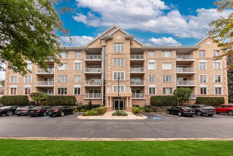 Photo of 1761 Pavilion Way #308, Park Ridge, IL 60068 (MLS # 12769398)