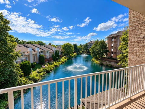 Tiny photo for 1761 Pavilion Way #308, Park Ridge, IL 60068 (MLS # 12769398)