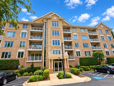 Photo of 1761 Pavilion Way #308, Park Ridge, IL 60068 (MLS # 12769398)