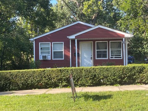 Photo of 910 Cummings Avenue, Waukegan, IL 60085 (MLS # 12453375)