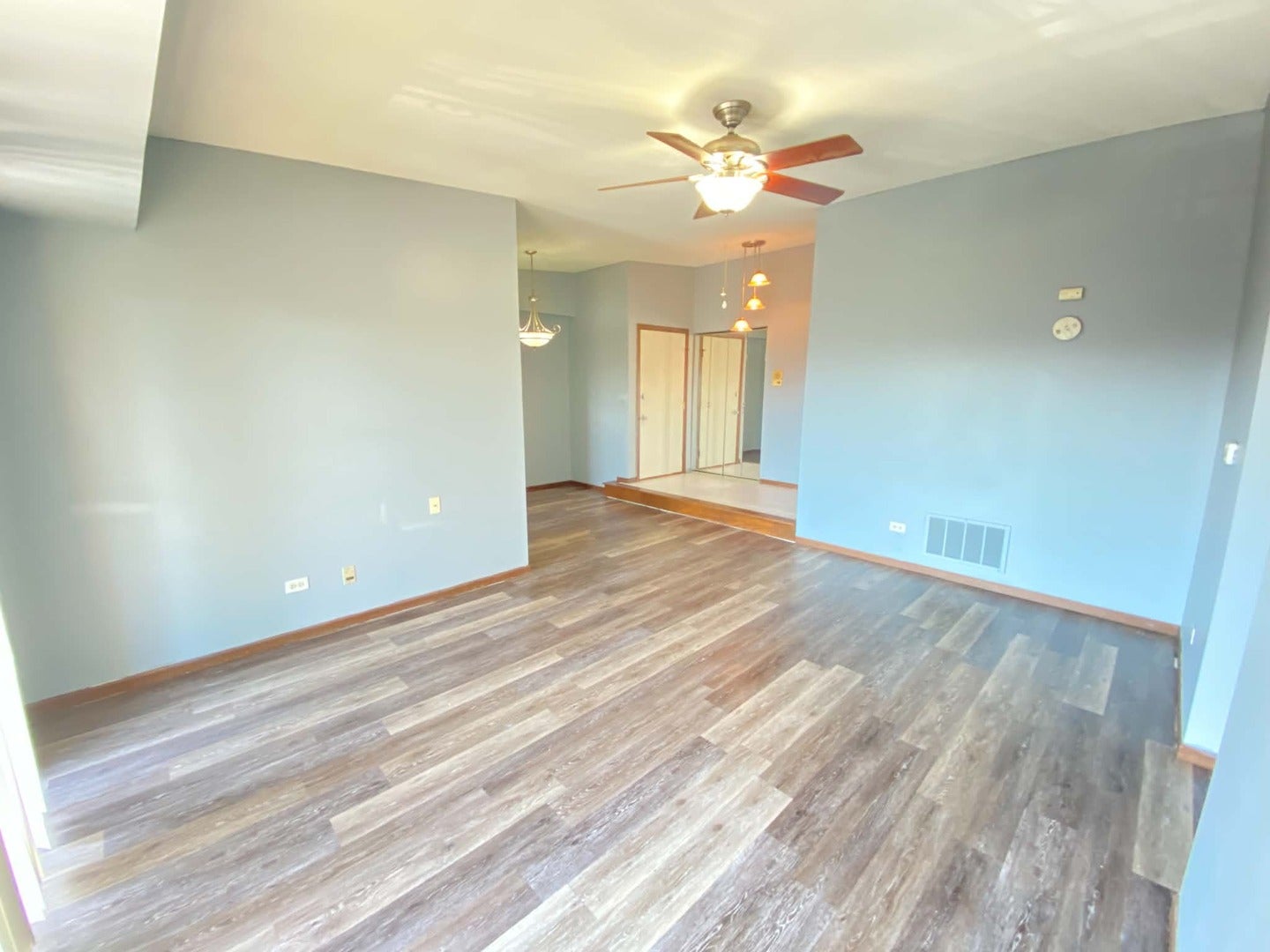13933 LARAMIE Avenue 217