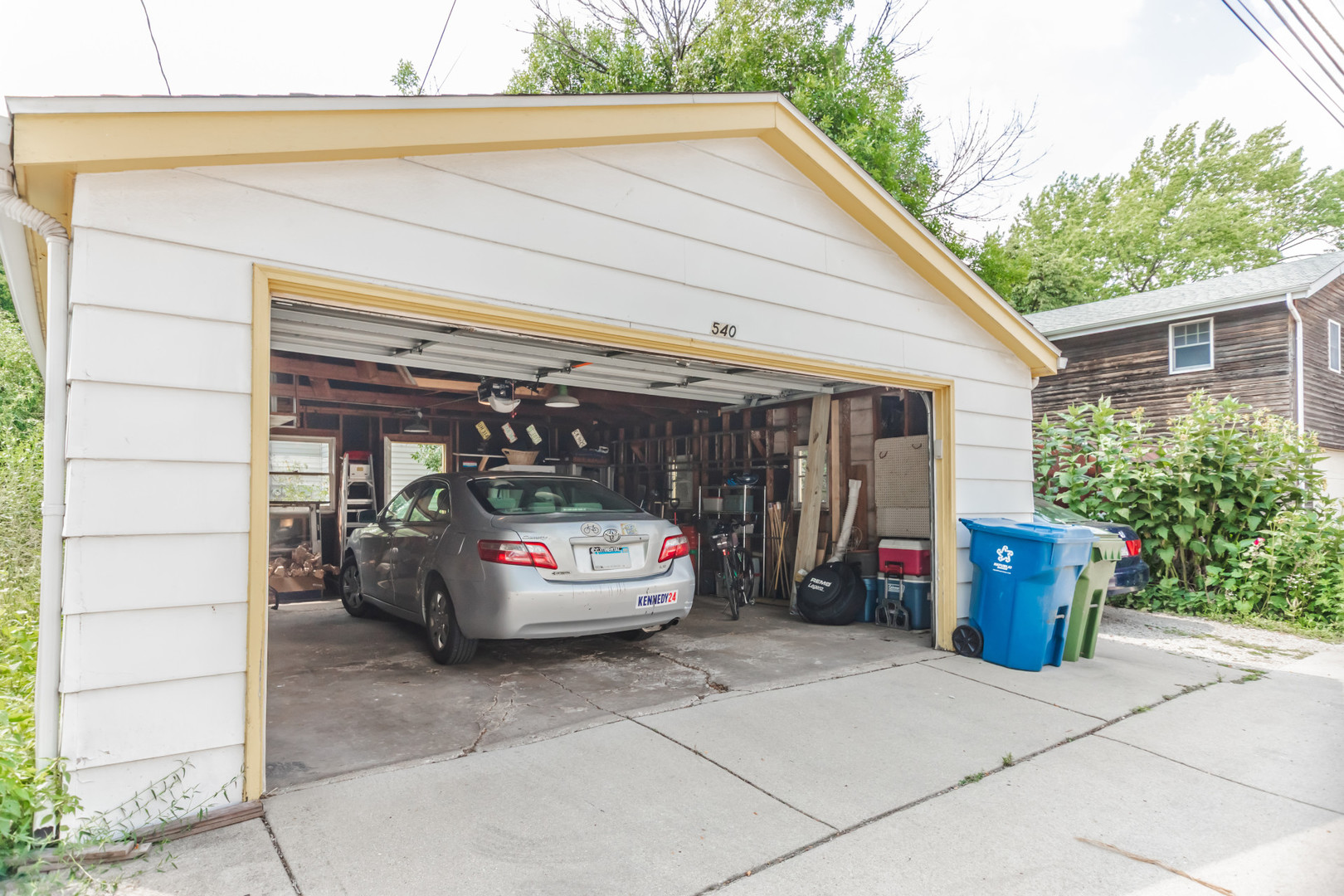 Forest Park, Illinois 60130, United States, 3 Bedrooms Bedrooms, ,3 BathroomsBathrooms,Residential,Contingent,187158