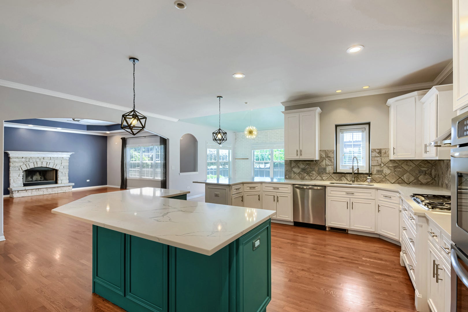 25315 W WILSON Court