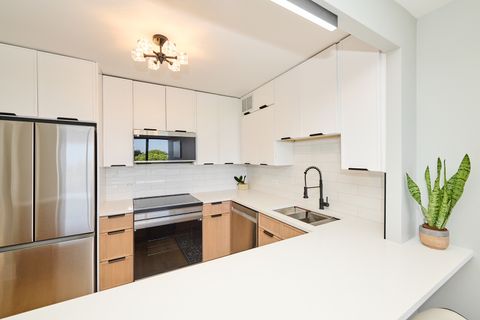 Tiny photo for 5415 N Sheridan Road #502, Chicago, IL 60640 (MLS # 12475978)