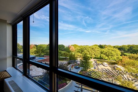Tiny photo for 5415 N Sheridan Road #502, Chicago, IL 60640 (MLS # 12475978)