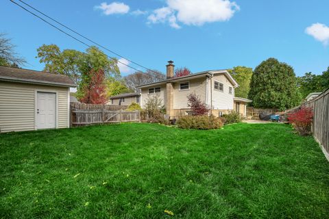 Tiny photo for 533 Drake Street, Libertyville, IL 60048 (MLS # 12511256)