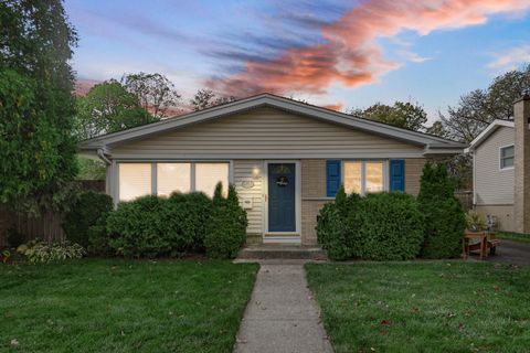 Photo of 533 Drake Street, Libertyville, IL 60048 (MLS # 12511256)