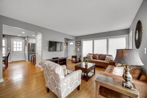 Tiny photo for 533 Drake Street, Libertyville, IL 60048 (MLS # 12511256)