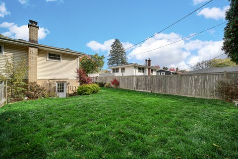 Tiny photo for 533 Drake Street, Libertyville, IL 60048 (MLS # 12511256)