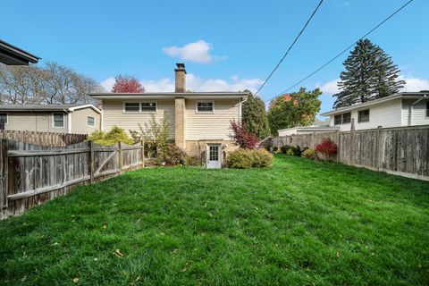 Tiny photo for 533 Drake Street, Libertyville, IL 60048 (MLS # 12511256)